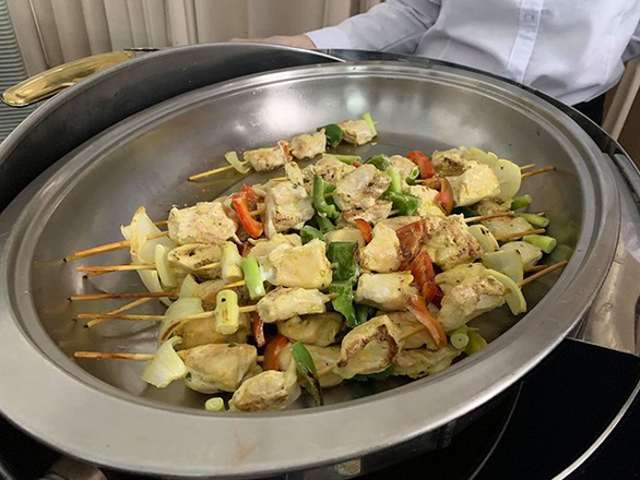 Thiếu ăn tại SEA Games 2019, tuyển nữ Việt Nam phải ra siêu thị mua thêm rau - Ảnh 2. Thiếu ăn tại SEA Games 2019, tuyển nữ Việt Nam phải ra siêu thị mua thêm rau - Ảnh 2.