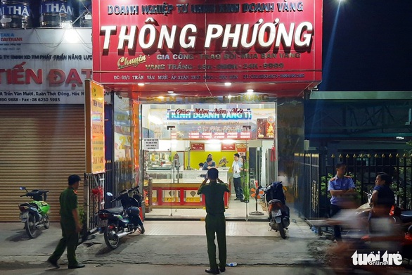 3 nghi can nổ súng cướp tiệm vàng ở Hóc Môn sa lưới - Ảnh 1. 3 nghi can nổ súng cướp tiệm vàng ở Hóc Môn sa lưới - Ảnh 1.