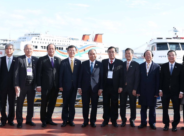 Thủ tướng mong muốn thành phố Busan tạo thuận lợi cho cộng đồng người Việt - Ảnh 1. Thủ tướng mong muốn thành phố Busan tạo thuận lợi cho cộng đồng người Việt - Ảnh 1.