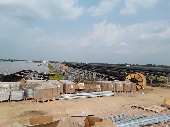 Hé lộ phương án đấu thầu điện mặt trời - Ảnh 1. Hé lộ phương án đấu thầu điện mặt trời - Ảnh 1.