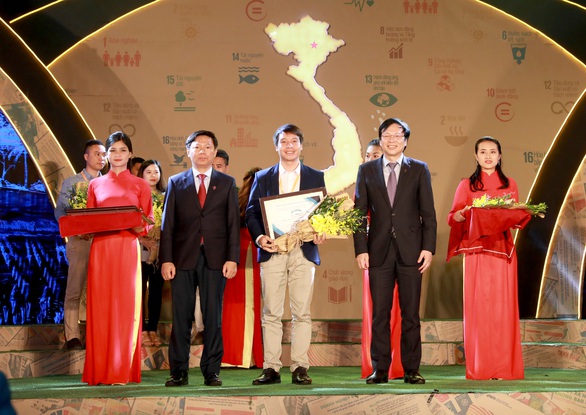 Báo Tuổi Trẻ đạt giải nhất giải báo chí viết về doanh nghiệp phát triển bền vững - Ảnh 2. Báo Tuổi Trẻ đạt giải nhất giải báo chí viết về doanh nghiệp phát triển bền vững - Ảnh 2.