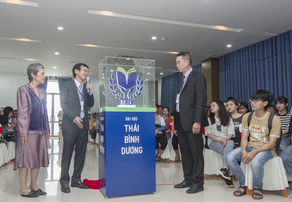 24 giờ diễn thuyết liên tục ở Đại học Thái Bình Dương - Ảnh 2. 24 giờ diễn thuyết liên tục ở Đại học Thái Bình Dương - Ảnh 2.