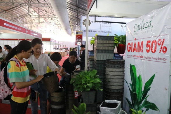 Hội chợ nội thất giảm giá kịch sàn, đón cao điểm Black Friday - Ảnh 6. Hội chợ nội thất giảm giá kịch sàn, đón cao điểm Black Friday - Ảnh 6.