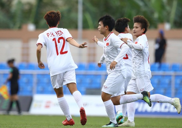 Nữ Việt Nam vào bán kết sau chiến thắng 6-0 trước Indonesia - Ảnh 1. Nữ Việt Nam vào bán kết sau chiến thắng 6-0 trước Indonesia - Ảnh 1.