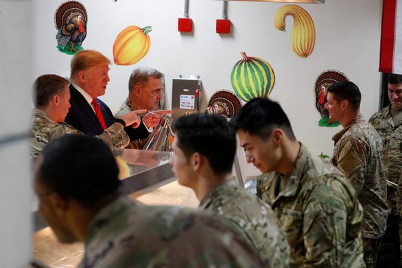 Hậu cần Mỹ tung đủ chiêu trò đánh lừa để đưa ông Trump đi Afghanistan - Ảnh 14. Hậu cần Mỹ tung đủ chiêu trò đánh lừa để đưa ông Trump đi Afghanistan - Ảnh 14.