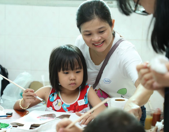 Tháng hội họa đồng hành cùng bệnh nhân ung bướu - Ảnh 1. Tháng hội họa đồng hành cùng bệnh nhân ung bướu - Ảnh 1.