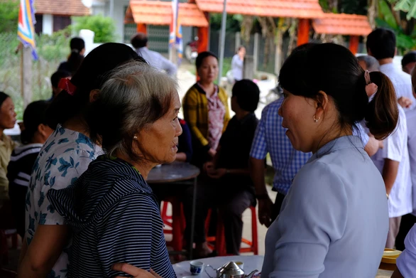 Trang bị áo phao cho khách đi đò sông Trà Khúc sau tai nạn chết người - Ảnh 4. Trang bị áo phao cho khách đi đò sông Trà Khúc sau tai nạn chết người - Ảnh 4.