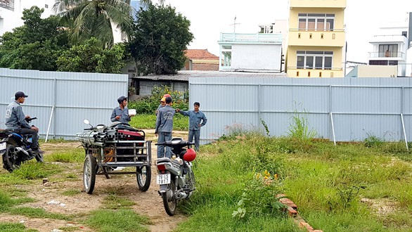 Người dân tự rào đất trong khu đô thị - Ảnh 5. Người dân tự rào đất trong khu đô thị - Ảnh 5.