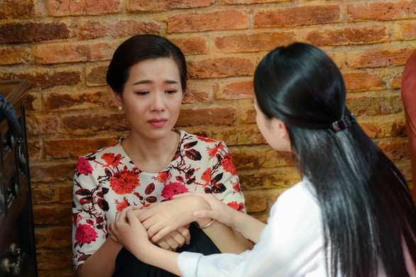 Nước mắt đàn ông trong Nước mắt loài cỏ dại - Ảnh 4. Nước mắt đàn ông trong Nước mắt loài cỏ dại - Ảnh 4.