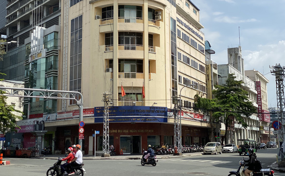 Bộ yêu cầu Đại học Ngân hàng giải trình việc cấp chứng chỉ ngoại ngữ - Ảnh 1. Bộ yêu cầu Đại học Ngân hàng giải trình việc cấp chứng chỉ ngoại ngữ - Ảnh 1.