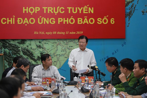 Bão số 6 hướng vào Nam Trung Bộ sẽ di chuyển rất phức tạp - Ảnh 3. Bão số 6 hướng vào Nam Trung Bộ sẽ di chuyển rất phức tạp - Ảnh 3.