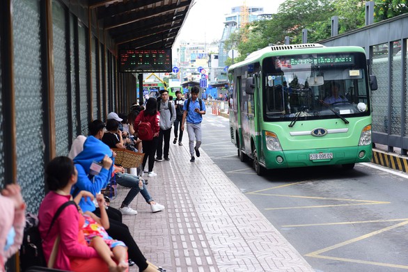 TP.HCM thí điểm miễn phí giữ xe 2 bánh cho người đi xe buýt - Ảnh 1. TP.HCM thí điểm miễn phí giữ xe 2 bánh cho người đi xe buýt - Ảnh 1.