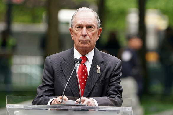 Tỉ phú Bloomberg quyết thắng tỉ phú Trump trên đường đua tổng thống - Ảnh 1. Tỉ phú Bloomberg quyết thắng tỉ phú Trump trên đường đua tổng thống - Ảnh 1.
