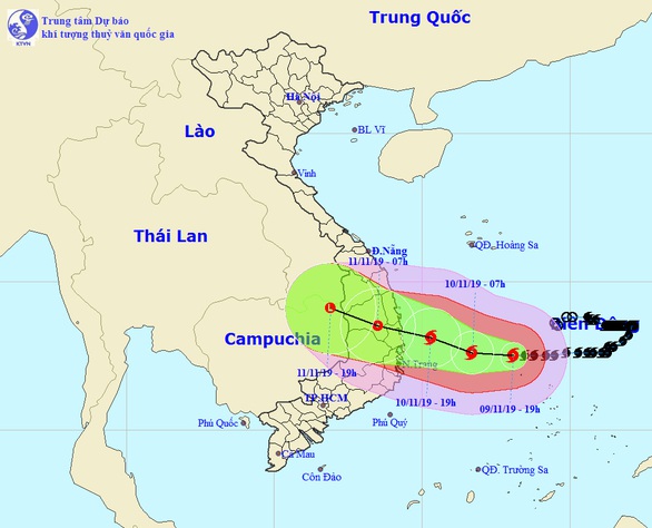 Bão số 6 còn cách Quảng Ngãi, Khánh Hòa 410km - Ảnh 1. Bão số 6 còn cách Quảng Ngãi, Khánh Hòa 410km - Ảnh 1.