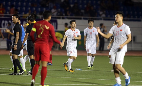Quang Hải lỡ cơ hội thi đấu trong phút cuối trận thắng U22 Indonesia - Ảnh 6. Quang Hải lỡ cơ hội thi đấu trong phút cuối trận thắng U22 Indonesia - Ảnh 6.
