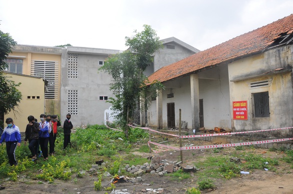 Kho thuốc bảo vệ thực vật nằm trong trường học - Ảnh 1. Kho thuốc bảo vệ thực vật nằm trong trường học - Ảnh 1.
