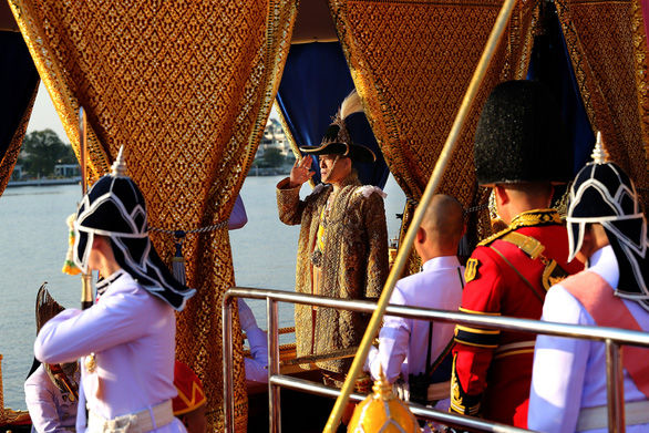 Lễ rước thuyền của vua Thái Lan, kết thúc nghi lễ lên ngôi hoàng gia - Ảnh 3.