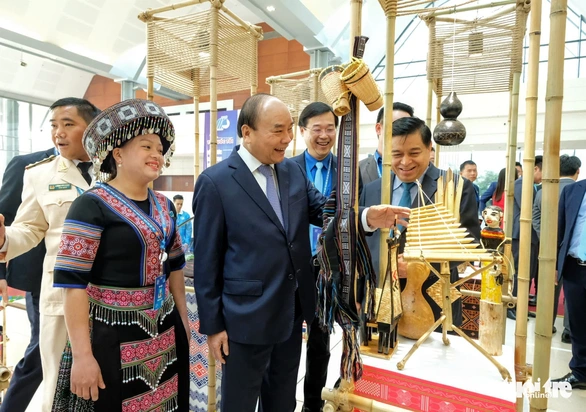 Sáng nay 12-12, Thủ tướng Nguyễn Xuân Phúc đối thoại với 1.000 thanh niên - Ảnh 1.