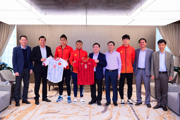 Tiền vệ Hoàng Đức: Lúc này tôi chỉ muốn được về nhà với bố mẹ - Ảnh 2. Tiền vệ Hoàng Đức: Lúc này tôi chỉ muốn được về nhà với bố mẹ - Ảnh 2.