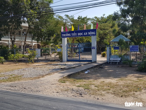 Học sinh lớp 4 chê thầy đánh như gãi ngứa, thầy đánh cho bầm mông - Ảnh 2. Học sinh lớp 4 chê thầy đánh như gãi ngứa, thầy đánh cho bầm mông - Ảnh 2.