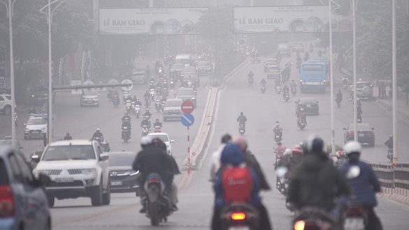 Lẽ nào chúng ta chỉ ngửa mặt nhìn trời ô nhiễm mù mịt? - Ảnh 1. Lẽ nào chúng ta chỉ ngửa mặt nhìn trời ô nhiễm mù mịt? - Ảnh 1.