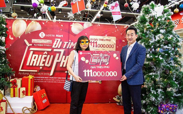 LOTTE Mart trao giải Triệu phú 111 triệu đồng cho khách hàng - Ảnh 1. LOTTE Mart trao giải Triệu phú 111 triệu đồng cho khách hàng - Ảnh 1.