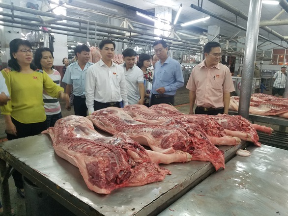 TP.HCM cam kết đủ 100% thịt heo tết - Ảnh 1. TP.HCM cam kết đủ 100% thịt heo tết - Ảnh 1.