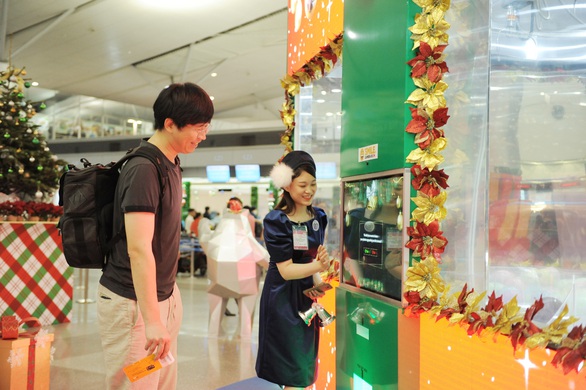 Đến sân bay mỉm cười gắp quà ngàn USD - Ảnh 11. Đến sân bay mỉm cười gắp quà ngàn USD - Ảnh 11.
