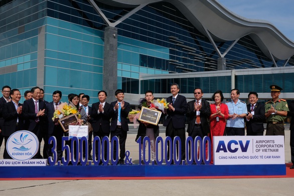 Tăng đường bay thẳng, Khánh Hòa đón vị khách quốc tế thứ 3,5 triệu - Ảnh 1. Tăng đường bay thẳng, Khánh Hòa đón vị khách quốc tế thứ 3,5 triệu - Ảnh 1.