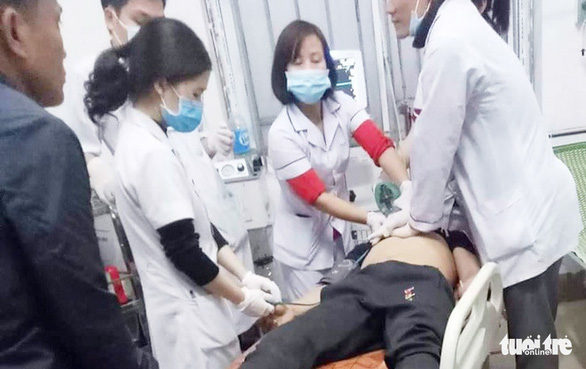 Mời rượu không uống nên đuổi đánh người, 2 thanh niên bị đâm chết - Ảnh 1. Mời rượu không uống nên đuổi đánh người, 2 thanh niên bị đâm chết - Ảnh 1.