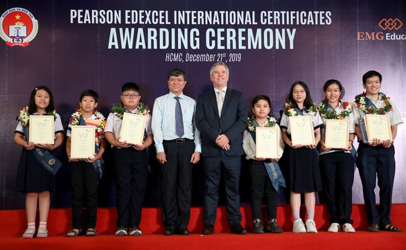 Tỉ lệ giỏi, xuất sắc của học sinh Việt Nam cao hơn trung bình thế giới - Ảnh 1. Tỉ lệ giỏi, xuất sắc của học sinh Việt Nam cao hơn trung bình thế giới - Ảnh 1.