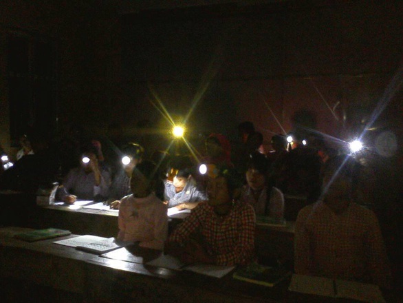 Em ngủ cho ngoan để mẹ học chữ - Ảnh 5. Em ngủ cho ngoan để mẹ học chữ - Ảnh 5.