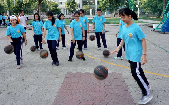 Trường THPT chuyên Trần Đại Nghĩa, TP.HCM: Đổi mới môn thể dục - Ảnh 1. Trường THPT chuyên Trần Đại Nghĩa, TP.HCM: Đổi mới môn thể dục - Ảnh 1.