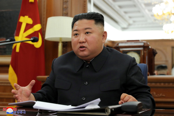 Ông Un họp kín bàn củng cố quân đội Triều Tiên - Ảnh 1.