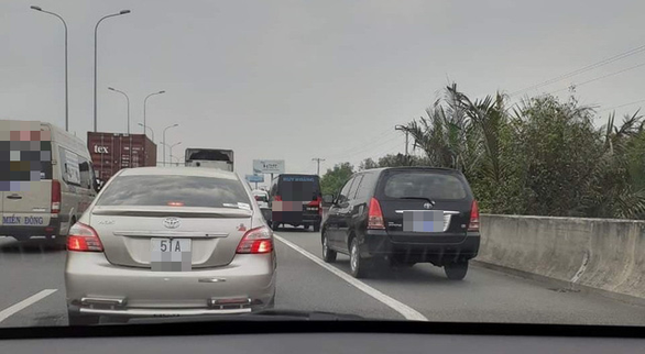 Làn dừng đỗ khẩn cấp cao tốc: Biển xanh, biển trắng đua nhau chạy - Ảnh 1. Làn dừng đỗ khẩn cấp cao tốc: Biển xanh, biển trắng đua nhau chạy - Ảnh 1.