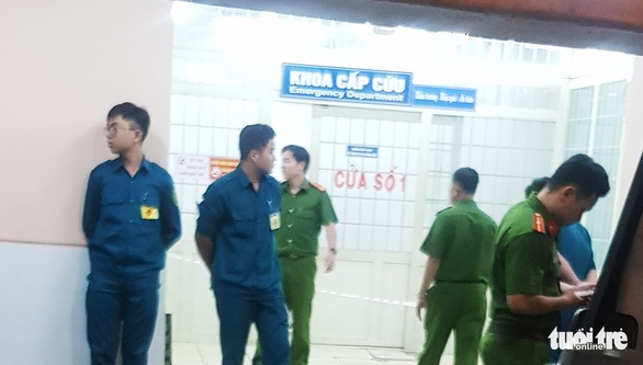 Nạn nhân tự sát tại Bệnh viện Trưng Vương bằng súng K59 - Ảnh 1. Nạn nhân tự sát tại Bệnh viện Trưng Vương bằng súng K59 - Ảnh 1.