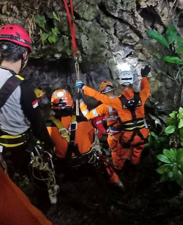 Vào hang thám hiểm gặp mưa lớn, 3 sinh viên Indonesia thiệt mạng - Ảnh 2.