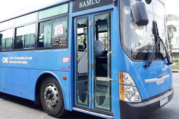 Sở kiến nghị UBND TP.HCM chỉ đạo xử lý côn đồ đập phá xe buýt số 8 - Ảnh 1.