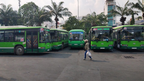 Than lỗ 8,5 tỉ, doanh nghiệp xe buýt TP.HCM xin ngưng một tuyến đông khách - Ảnh 1. Than lỗ 8,5 tỉ, doanh nghiệp xe buýt TP.HCM xin ngưng một tuyến đông khách - Ảnh 1.