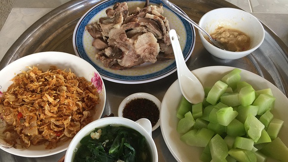 Rụng tóc, nhức đầu... vì ăn kiêng theo bác sĩ mạng - Ảnh 1. Rụng tóc, nhức đầu... vì ăn kiêng theo bác sĩ mạng - Ảnh 1.