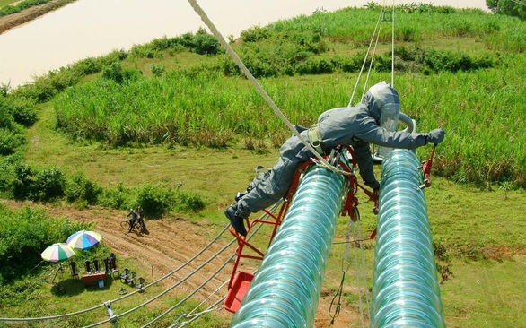 Những người nhện xuyên Việt - Kỳ 5: Bay trực thăng sửa dây cáp quang - Ảnh 3. Những người nhện xuyên Việt - Kỳ 5: Bay trực thăng sửa dây cáp quang - Ảnh 3.