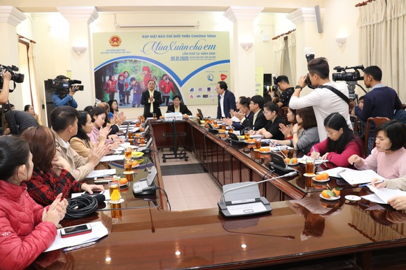 3,8 tỉ đồng cho trên 5.500 trẻ có hoàn cảnh đặc biệt dịp Tết Canh Tý 2020 - Ảnh 2. 3,8 tỉ đồng cho trên 5.500 trẻ có hoàn cảnh đặc biệt dịp Tết Canh Tý 2020 - Ảnh 2.