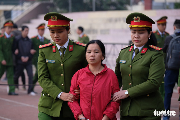 Hàng trăm cảnh sát bảo vệ phiên tòa nữ sinh giao gà bị sát hại - Ảnh 3. Hàng trăm cảnh sát bảo vệ phiên tòa nữ sinh giao gà bị sát hại - Ảnh 3.