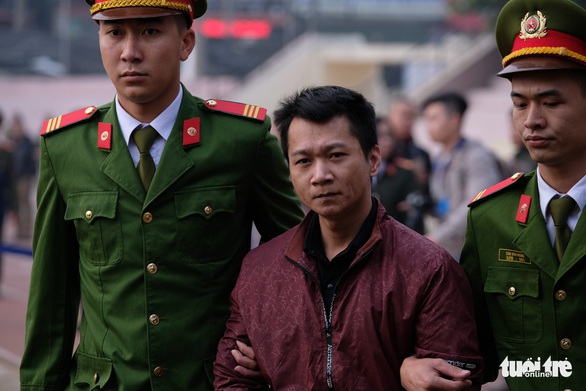 Hàng trăm cảnh sát bảo vệ phiên tòa nữ sinh giao gà bị sát hại - Ảnh 6. Hàng trăm cảnh sát bảo vệ phiên tòa nữ sinh giao gà bị sát hại - Ảnh 6.