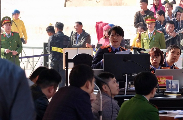 Hàng trăm cảnh sát bảo vệ phiên tòa nữ sinh giao gà bị sát hại - Ảnh 11. Hàng trăm cảnh sát bảo vệ phiên tòa nữ sinh giao gà bị sát hại - Ảnh 11.
