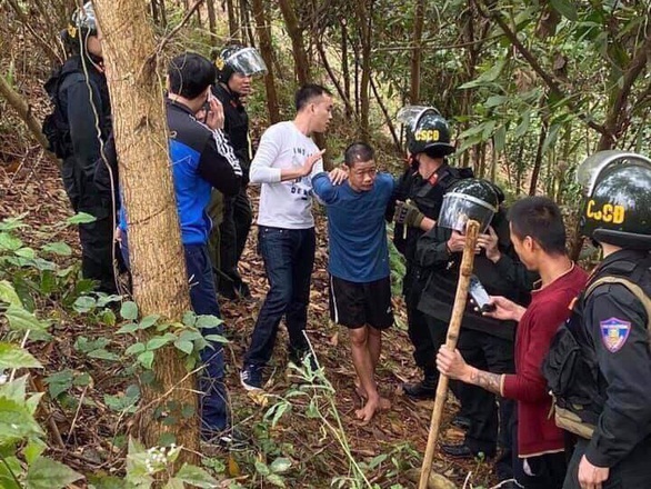 Bắt được nghi phạm ngáo đá chém chết 5 người ở Thái Nguyên - Ảnh 3. Bắt được nghi phạm ngáo đá chém chết 5 người ở Thái Nguyên - Ảnh 3.