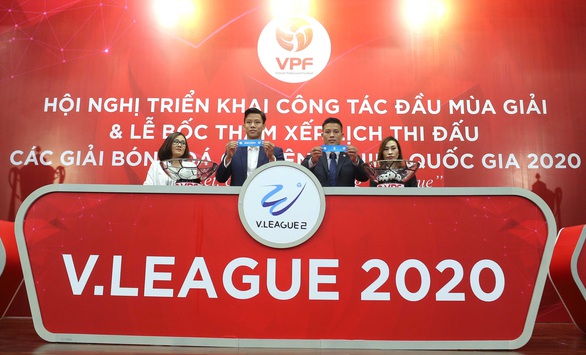 V-League 2020 cho phép 3 ngoại binh, bất chấp phản đối của HLV Park - Ảnh 1. V-League 2020 cho phép 3 ngoại binh, bất chấp phản đối của HLV Park - Ảnh 1.