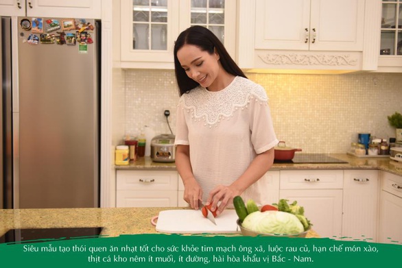 Thúy Hạnh bật mí 5 chiêu chăm chồng trong áp lực công việc cuối năm - Ảnh 1. Thúy Hạnh bật mí 5 chiêu chăm chồng trong áp lực công việc cuối năm - Ảnh 1.