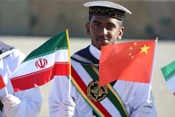 Iran khoe cùng Nga, Trung Quốc tạo tam giác quyền lực trên biển - Ảnh 4. Iran khoe cùng Nga, Trung Quốc tạo tam giác quyền lực trên biển - Ảnh 4.