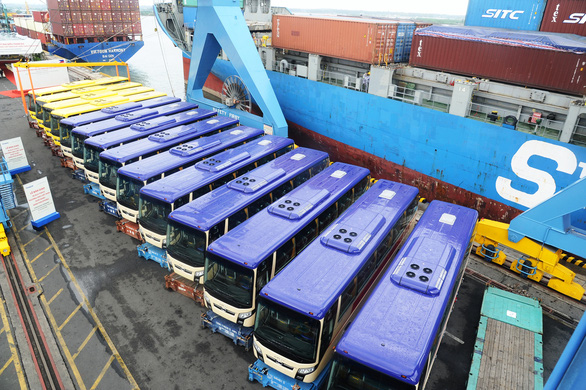 Thaco xuất khẩu xe buýt qua Philippines - Ảnh 1. Thaco xuất khẩu xe buýt qua Philippines - Ảnh 1.